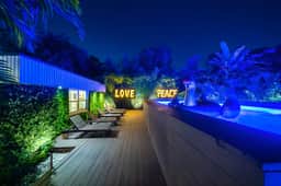 Miami Love&Peace Zen Oasis-Pool- Basketball Hoop