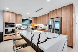 7BR Royal Palms Estate w/ Pool, Spa, Waterslide & Go-Kart - Image 5