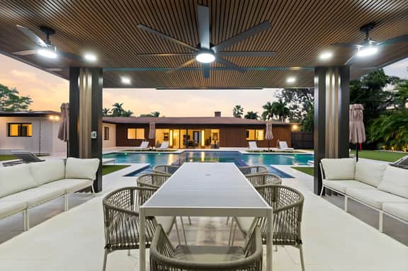 Neon Palms Estate-Pool-Pickleball Court - Image 5