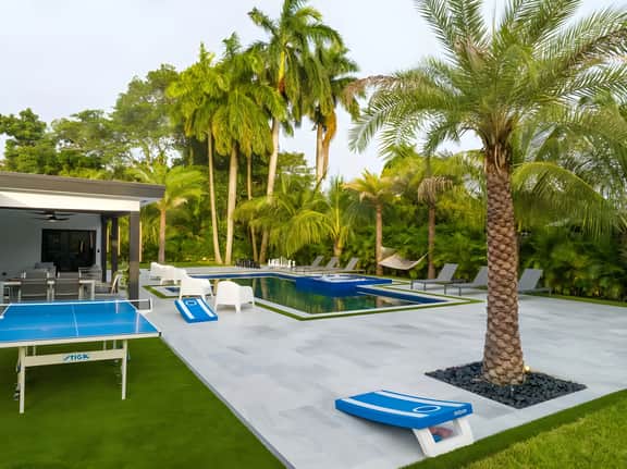 Villa Paraiso | Private Resort with Pool, Spa & Games - Image 5