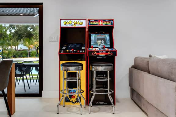 7BR Private Estate w/ Pool, Spa, Waterslide & Go-Karts