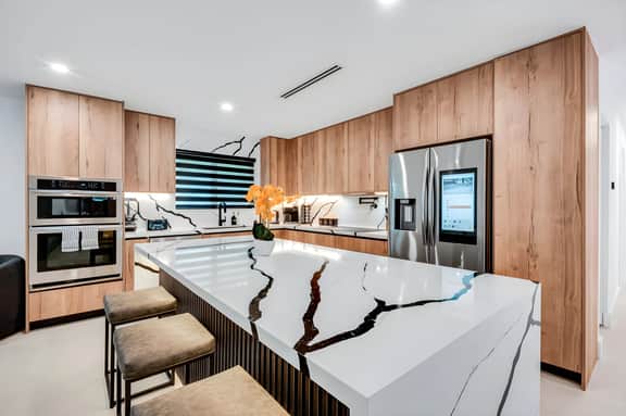 7BR Royal Palms Estate w/ Pool, Spa, Waterslide & Go-Kart - Image 5