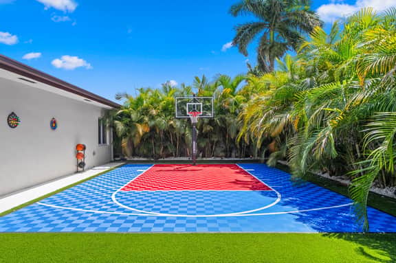 Villa Serena Miami 4BR-Pool-BKT CT Near Beaches